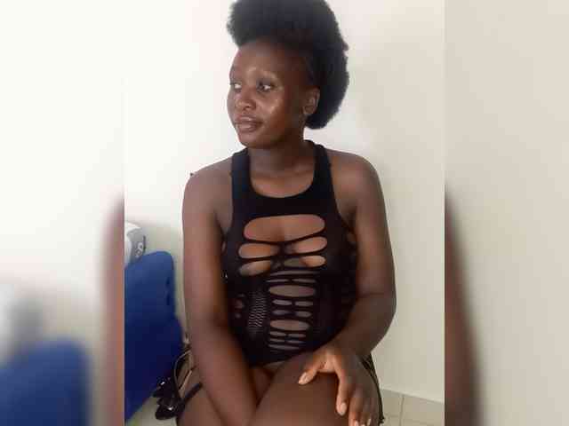 SweetCoochie22 webcam
