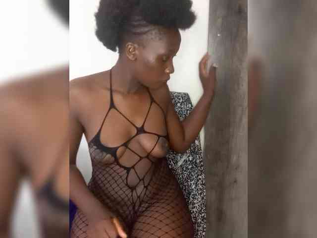 SweetCoochie22 webcam