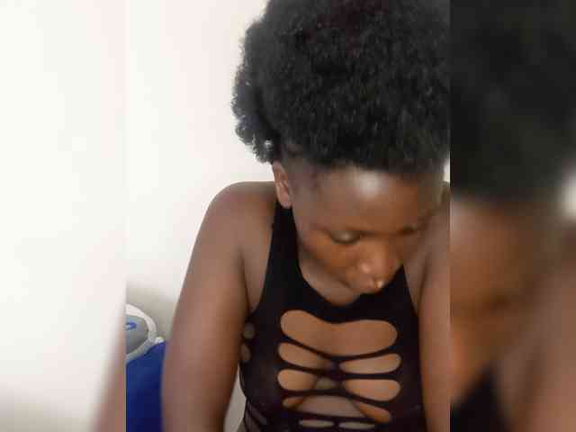 SweetCoochie22 webcam