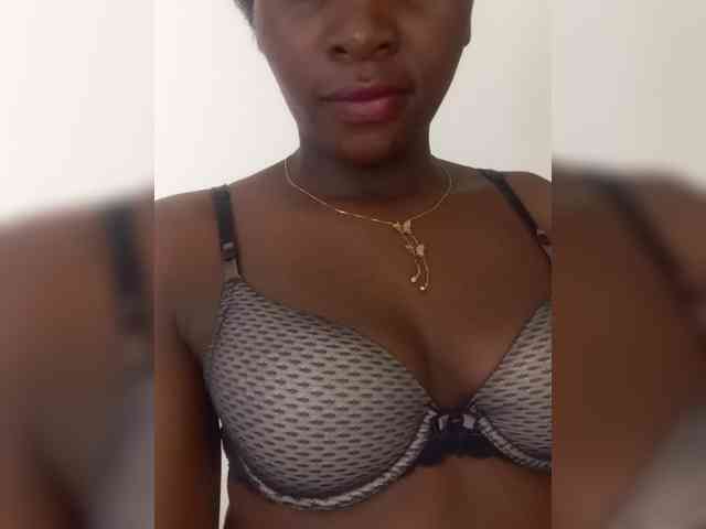 SweetCoochie22 webcam