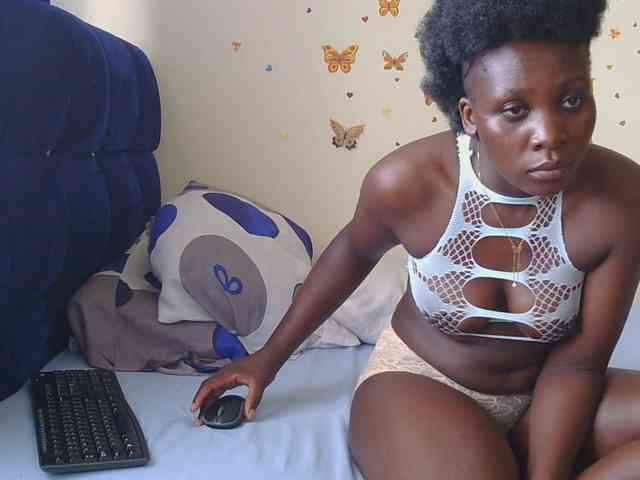 SweetCoochie22 webcam