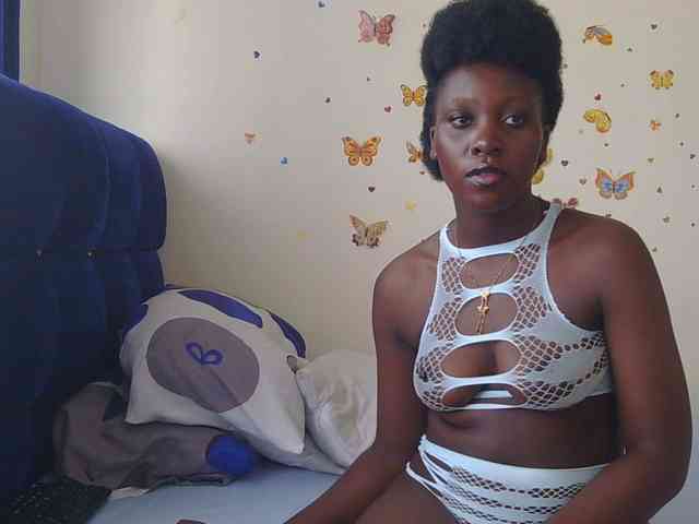 SweetCoochie22 webcam