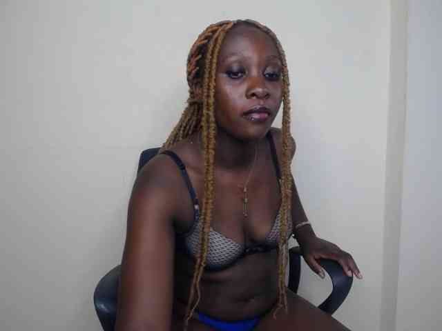SweetCoochie22 webcam