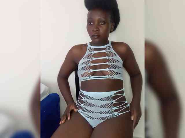 SweetCoochie22 webcam