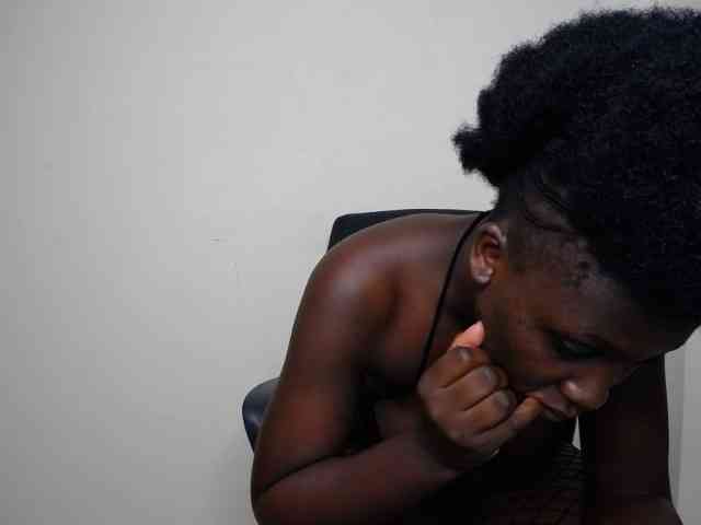 SweetCoochie22 webcam
