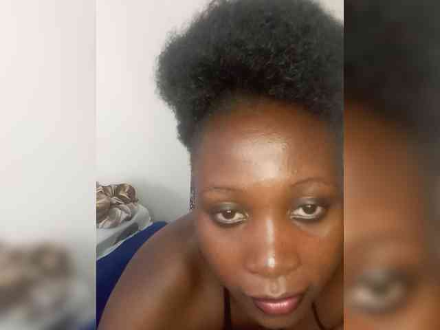 SweetCoochie22 webcam