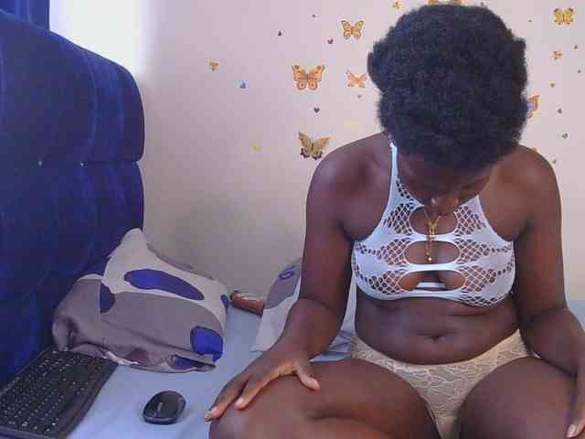 SweetCoochie22 webcam