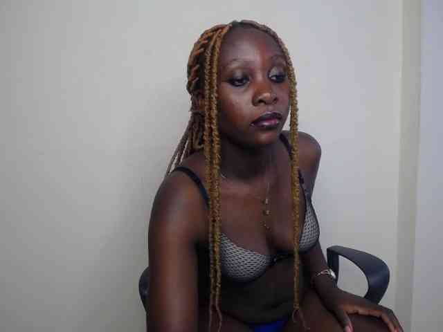 SweetCoochie22 webcam