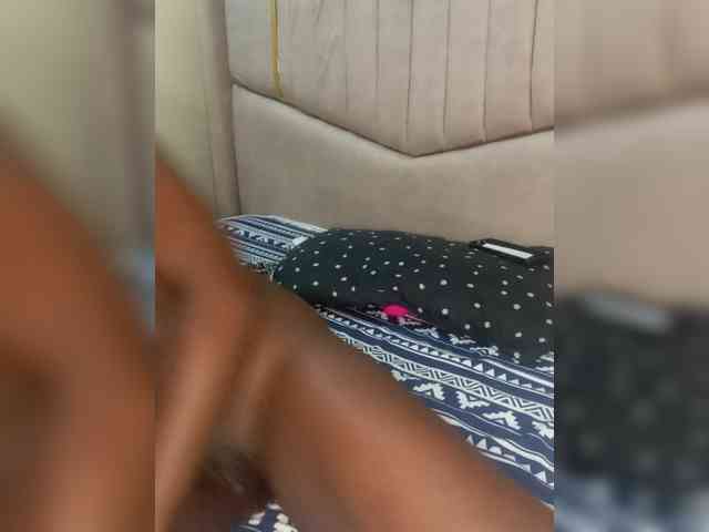 SweetCoochie22 webcam