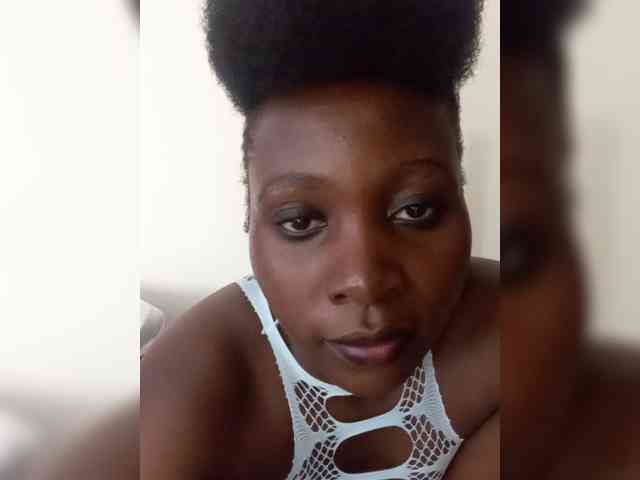 SweetCoochie22 webcam