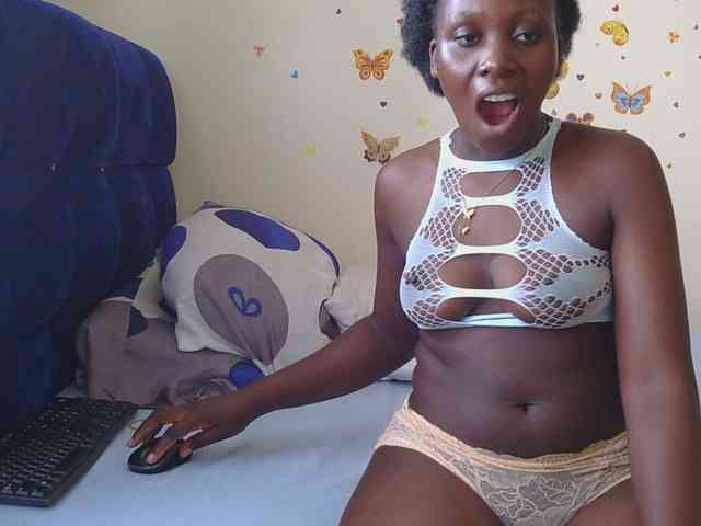 SweetCoochie22 webcam