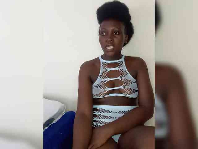 SweetCoochie22 webcam
