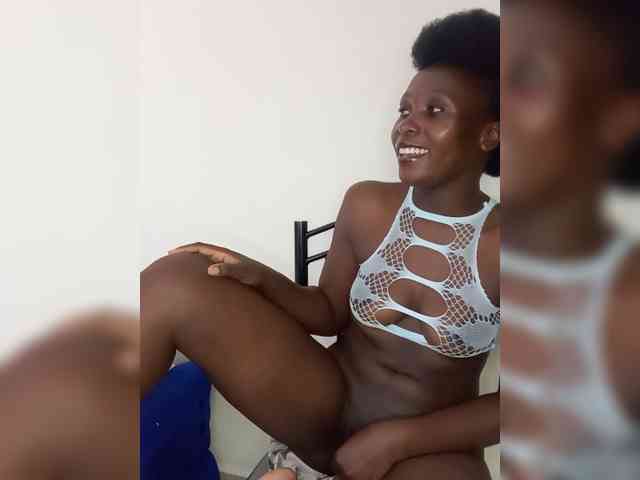 SweetCoochie22 webcam