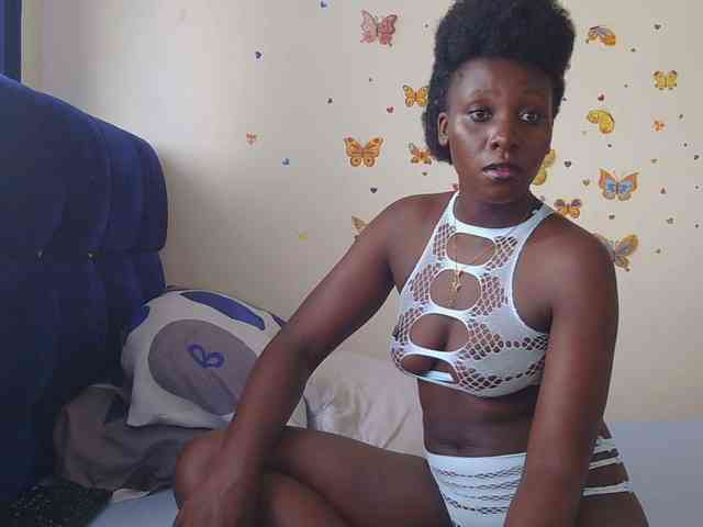 SweetCoochie22 webcam
