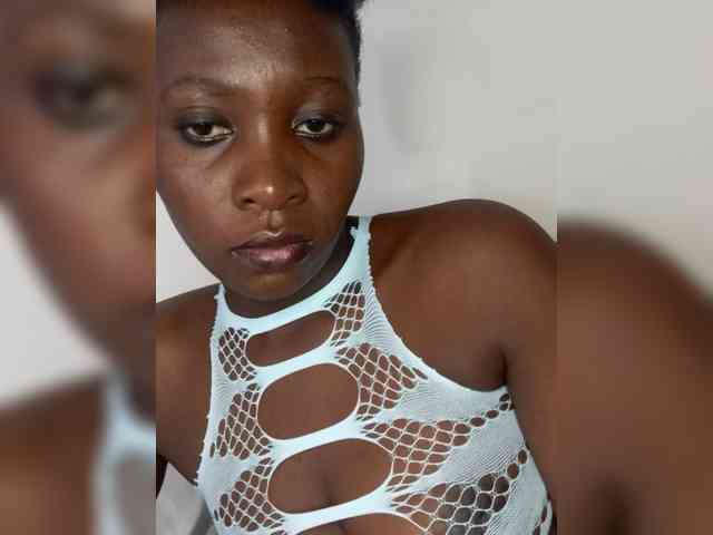 SweetCoochie22 webcam