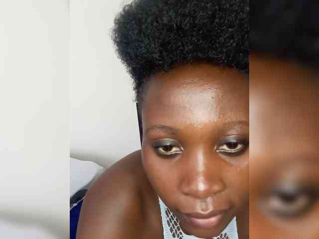 SweetCoochie22 webcam