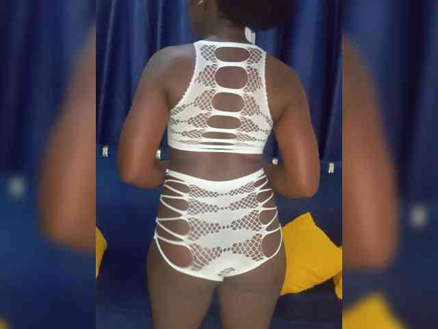 SweetCoochie22 webcam