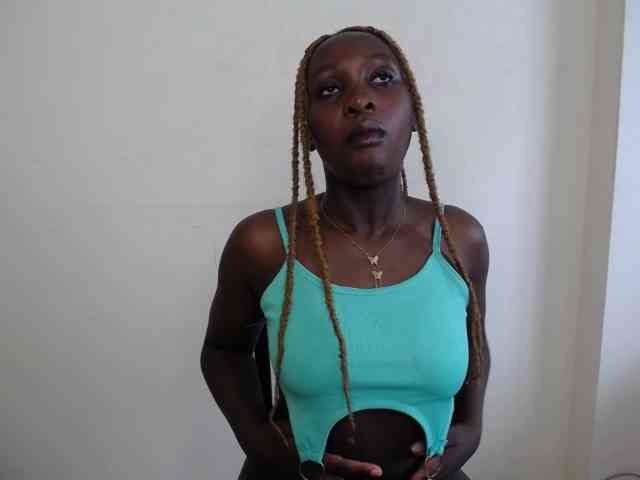 SweetCoochie22 webcam