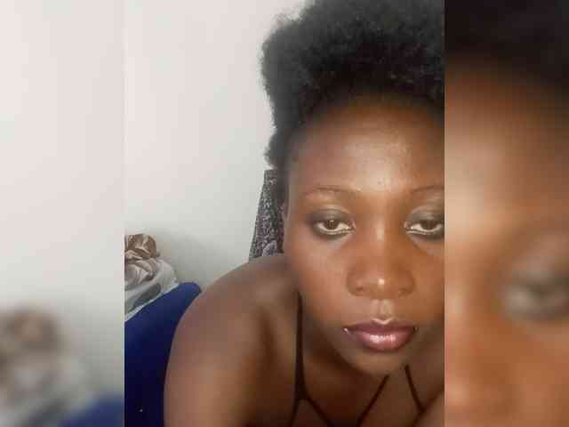SweetCoochie22 webcam