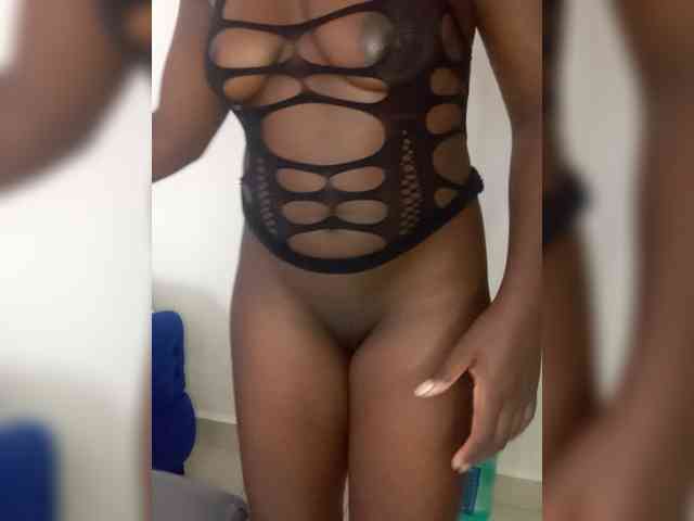 SweetCoochie22 webcam