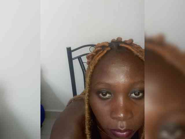 SweetCoochie22 webcam