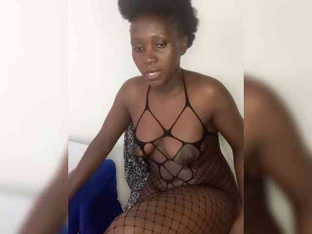 SweetCoochie22 webcam
