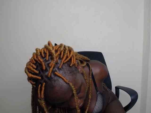 SweetCoochie22 webcam