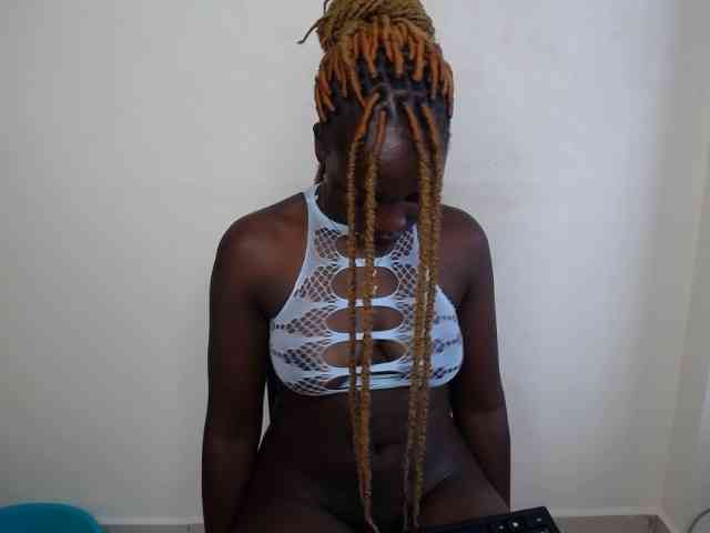 SweetCoochie22 webcam