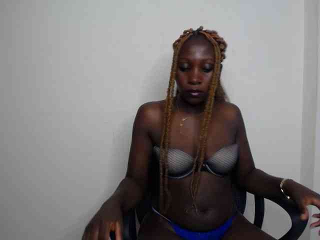 SweetCoochie22 webcam