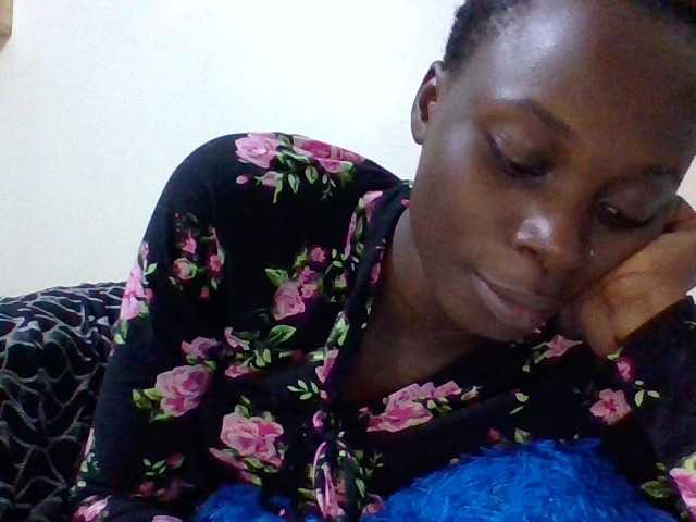Nairobidoll live cam on BongaCams