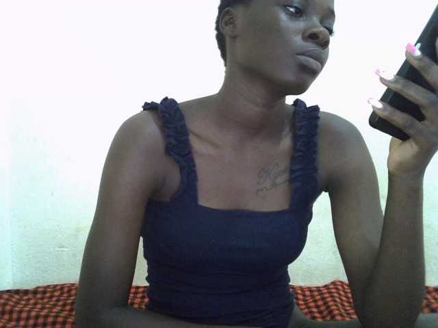 Nairobidoll live cam on BongaCams