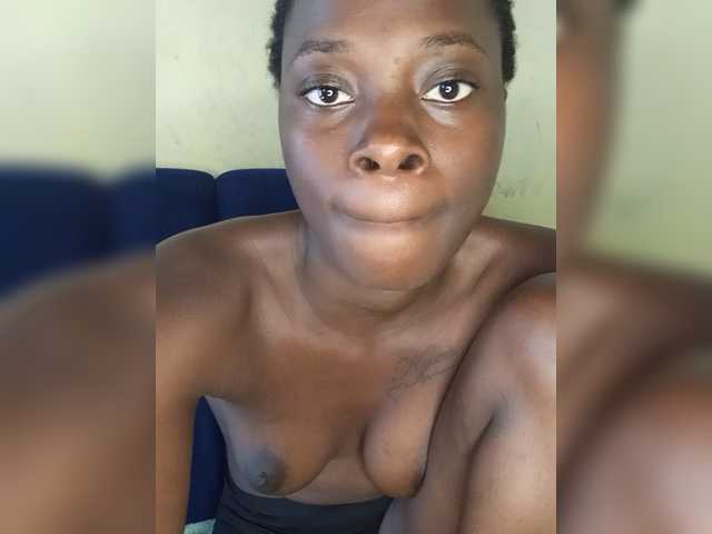 Nairobidoll live cam on BongaCams