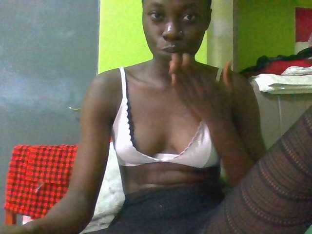 Nairobidoll live cam on BongaCams