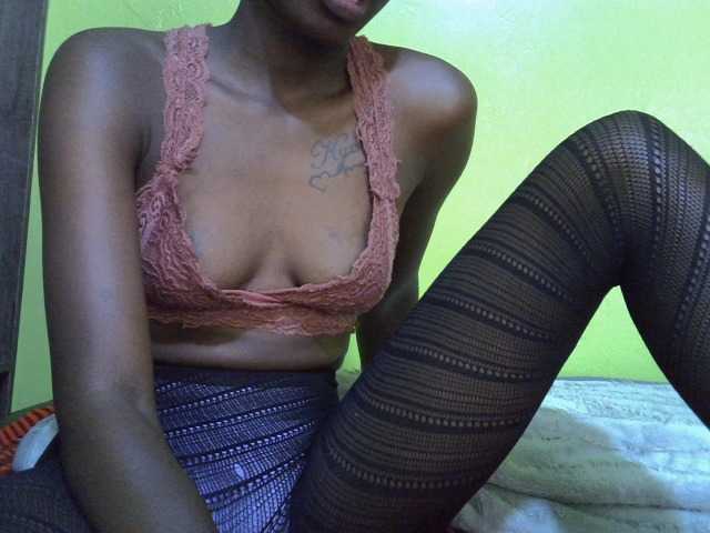 Nairobidoll live cam on UnifiedCams
