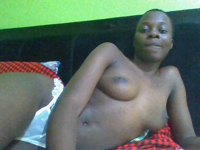 Nairobidoll live cam on BongaCams