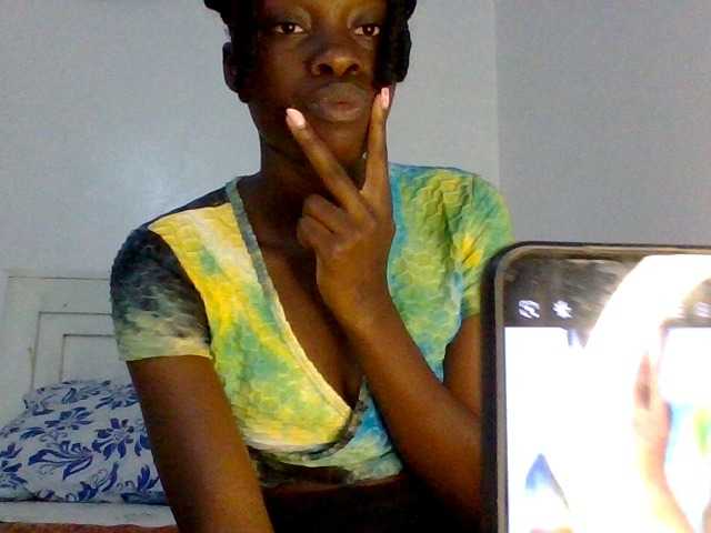 Nairobidoll live cam on BongaCams