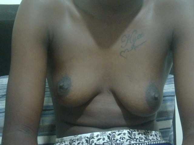 Nairobidoll live webcam show
