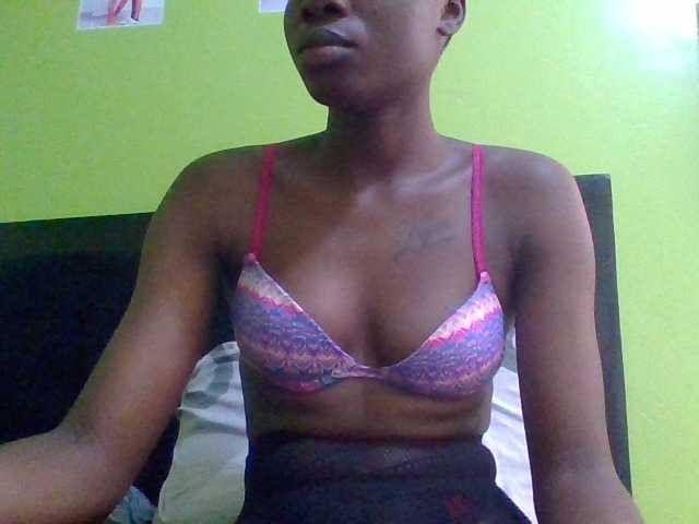 Nairobidoll live cam on UnifiedCams