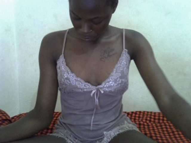 Nairobidoll live cam on BongaCams
