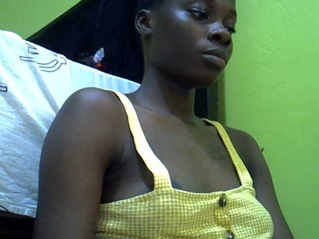 Nairobidoll live cam on BongaCams