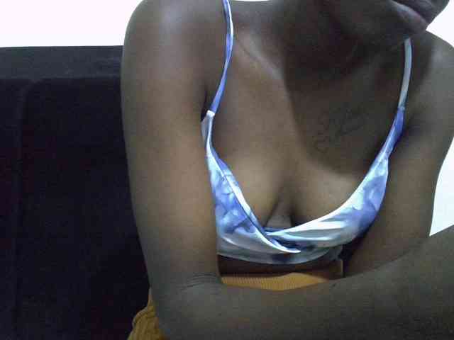 Nairobidoll webcam