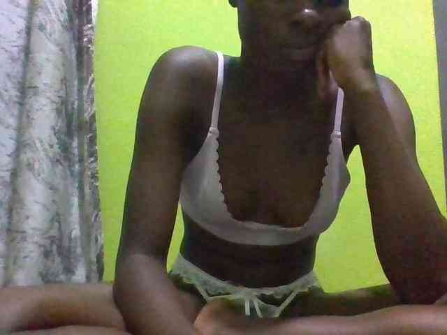 Nairobidoll webcam
