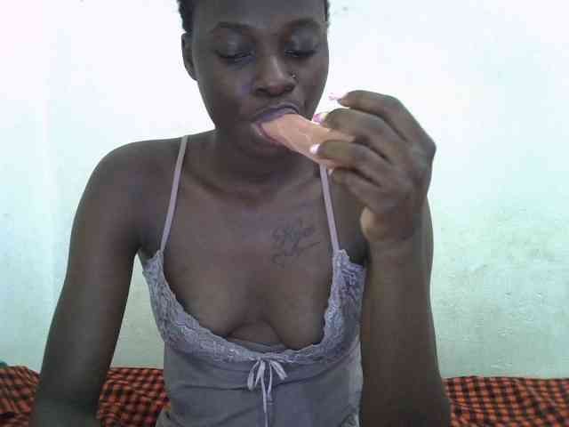 Nairobidoll webcam