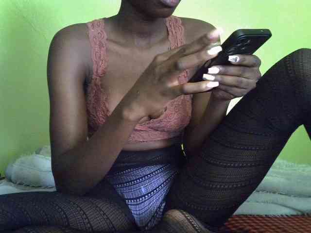 Nairobidoll webcam