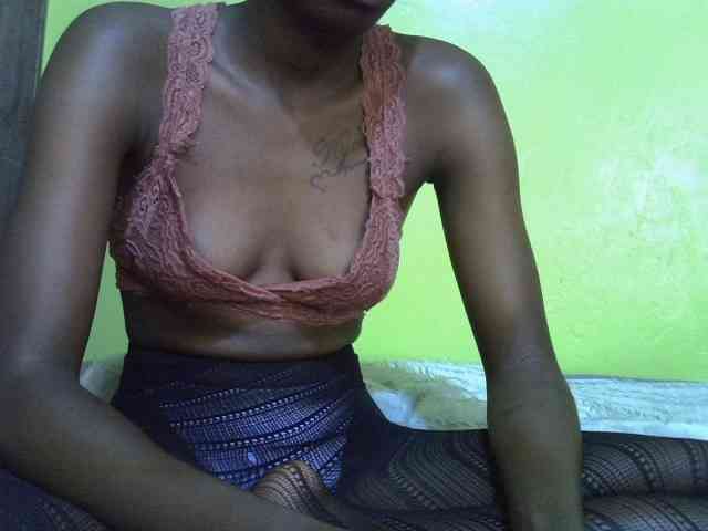 Nairobidoll webcam