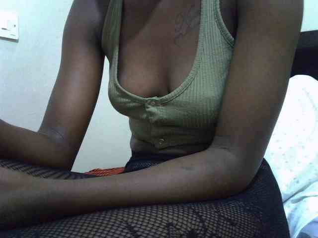 Nairobidoll webcam