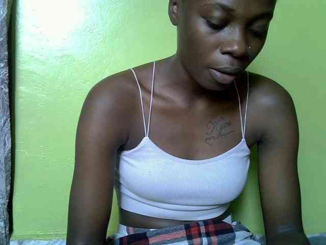 Nairobidoll webcam