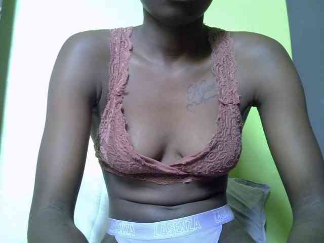 Nairobidoll webcam