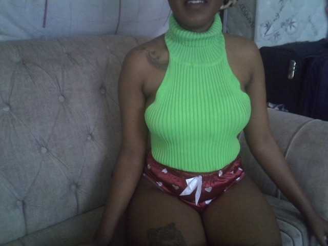 cherryebonyqueen webcam
