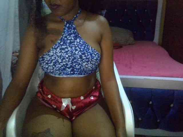 cherryebonyqueen webcam